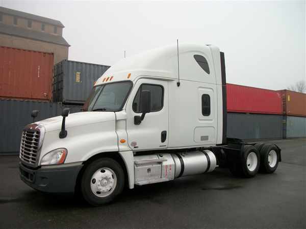 2011 Freightliner Cascadia 125  Conventional - Sleeper Truck
