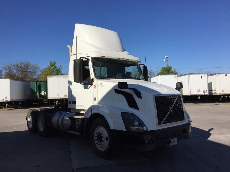 2013 Volvo Vnl64t300  Conventional - Day Cab