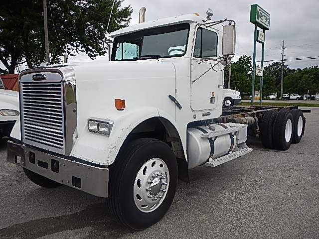 2008 Freightliner Fld12064sd  Cab Chassis