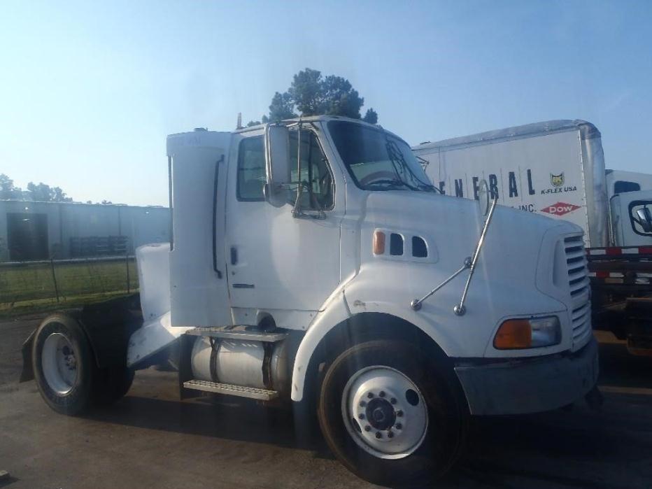 2000 Sterling A9513  Conventional - Day Cab