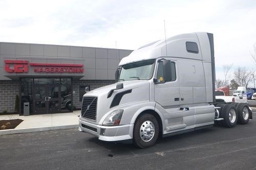 2013 Volvo Vnl64t670  Conventional - Sleeper Truck