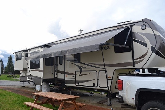 2015 Keystone Montana 331RLT