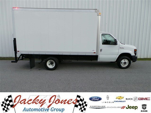 2015 Ford Econoline Commercial Cutaway  Box Truck - Straight Truck