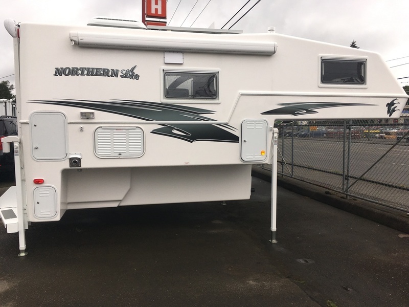 2016 Northern Lite Special Edition Series Campers 9-6 Q Cla