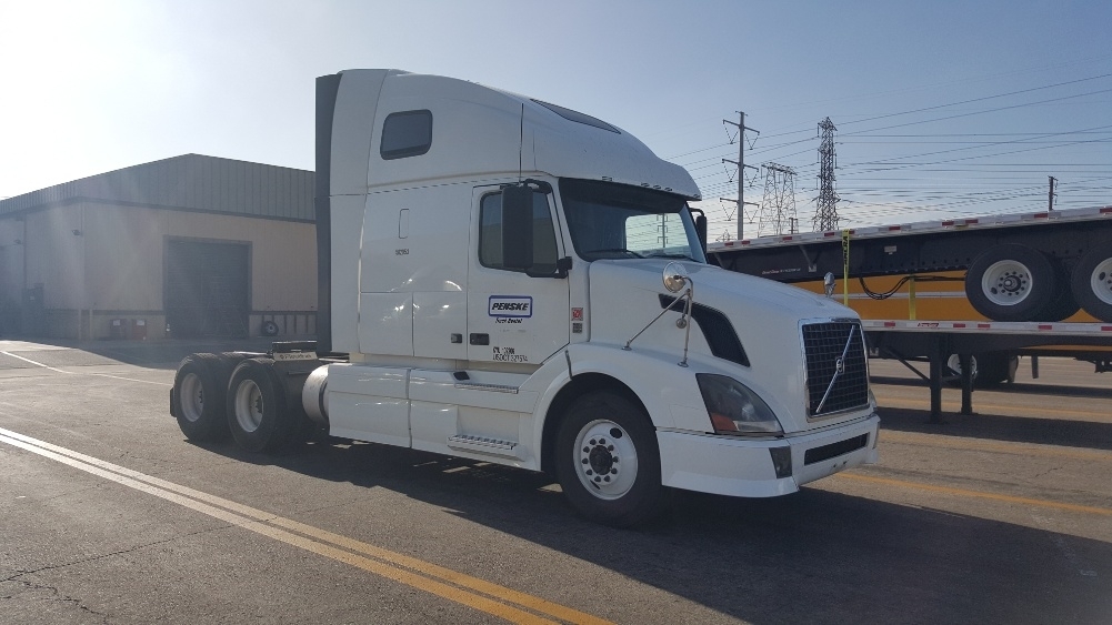 2011 Volvo Vnl  Conventional - Sleeper Truck