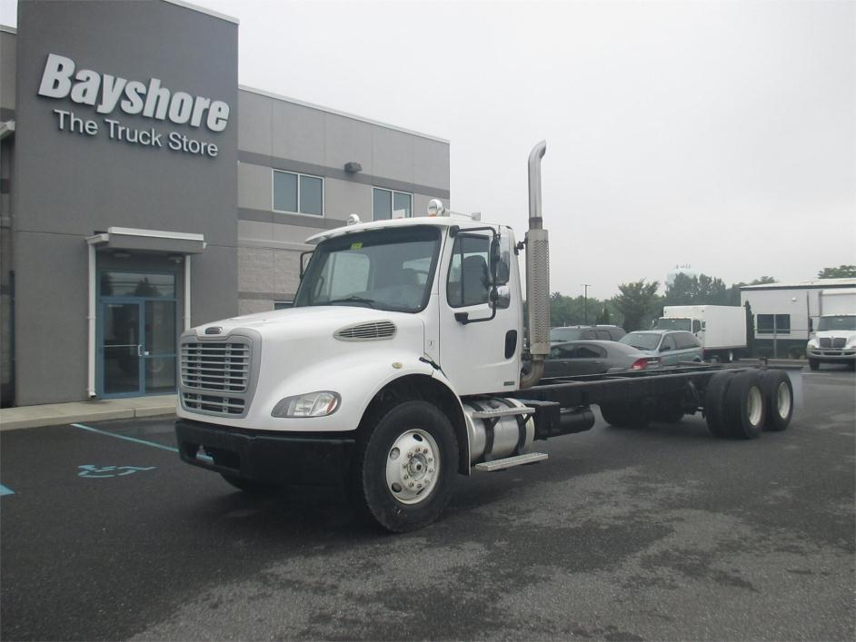 2007 Freightliner Business Class M2 106  Cab Chassis