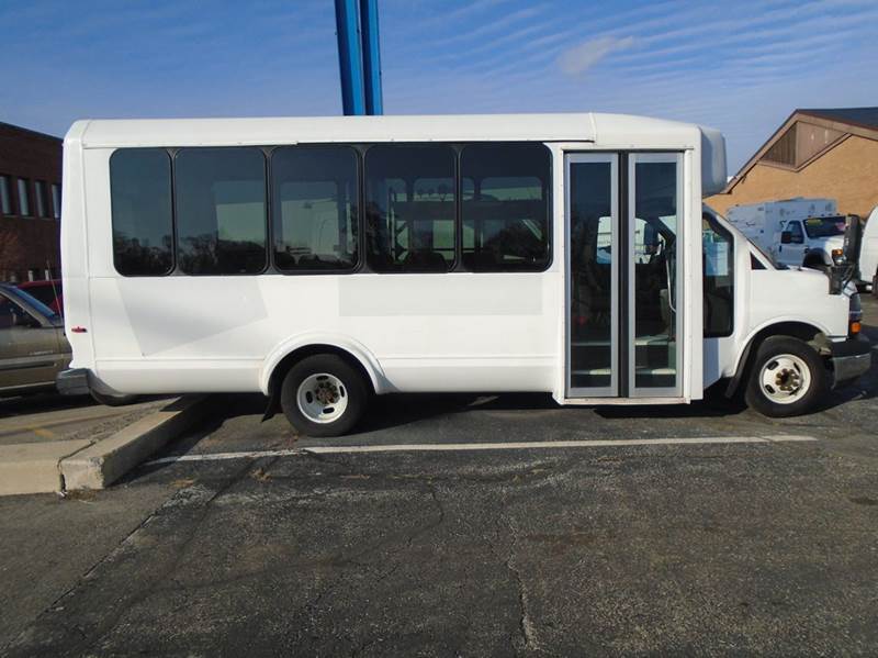 2011 Chevrolet G4500 Diesel 14 Passenger Shuttle Bus  Bus