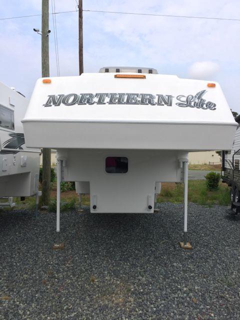 2017 Northern Lite 9'6' Queen Classic Speical Edition