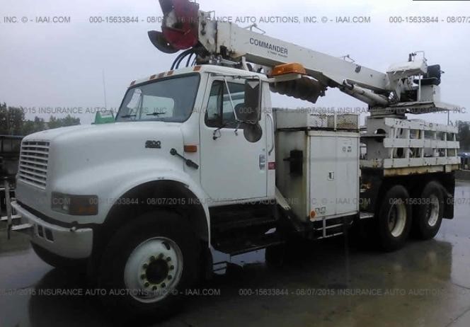 2001 International 4900  Digger Derrick