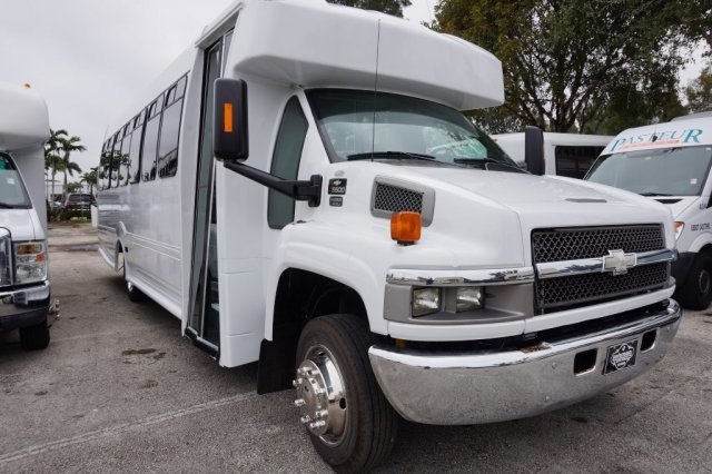 2007 Chevrolet C5500  Passenger Van