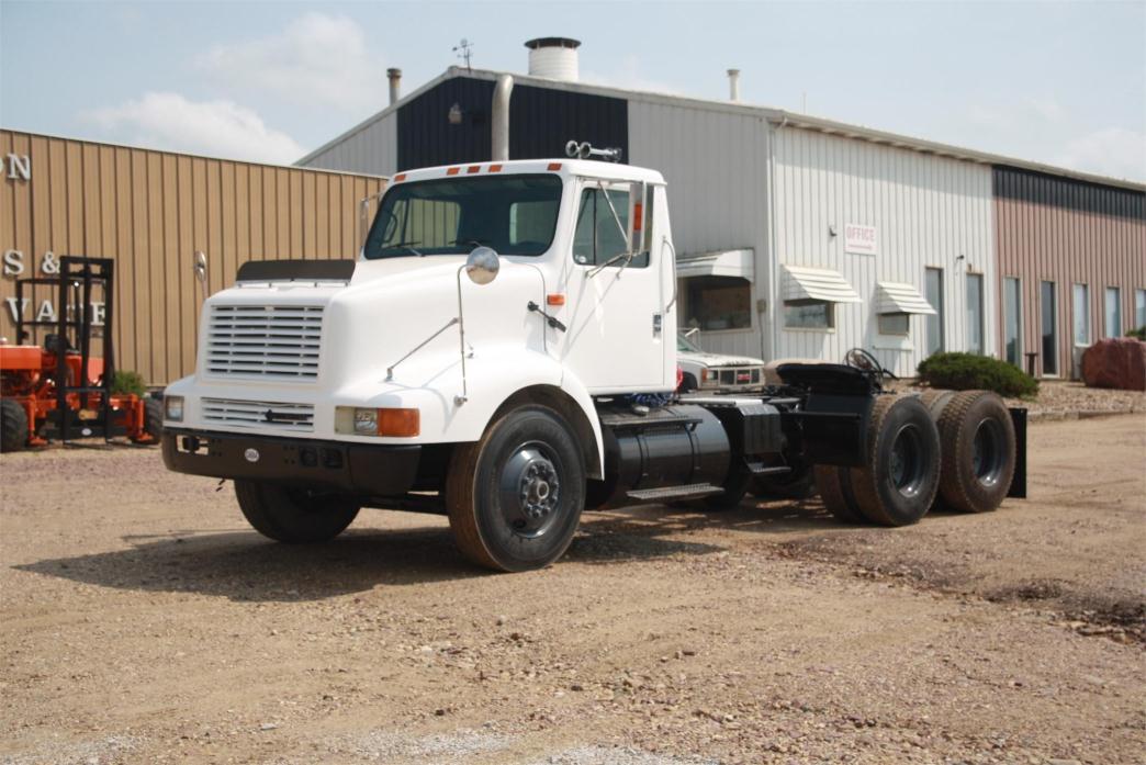 1994 International 8200  Conventional - Day Cab