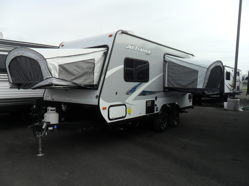 2017 Jayco Jay Feather 17XFD