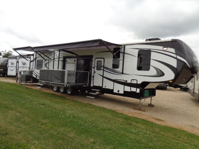 2017 Jayco 400W SEISMIC WAVE