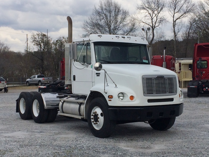 2004 Freightliner Fld11264st  Conventional - Day Cab