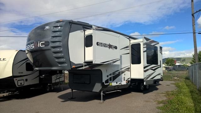 2013 Jayco 3210 SEISMIC FIFTH WHEEL