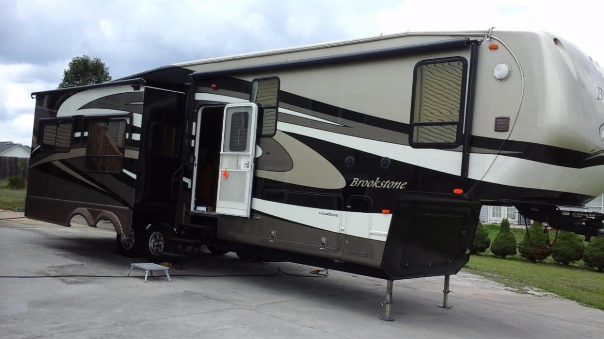 2011 Coachmen Brookstone 367RL