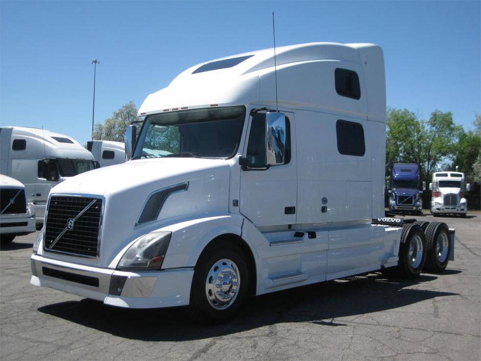 2013 Volvo Vnl64t780  Conventional - Sleeper Truck