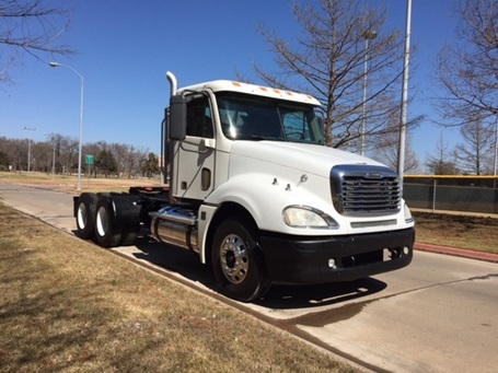 2006 Freightliner Fcl12064st  Conventional - Day Cab