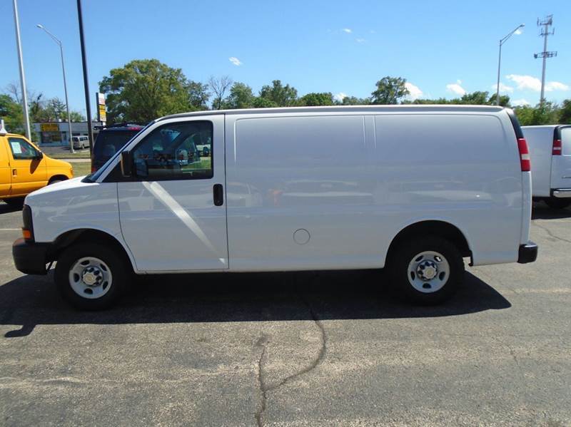 2011 Chevrolet Express G2500 Cargo  Cargo Van