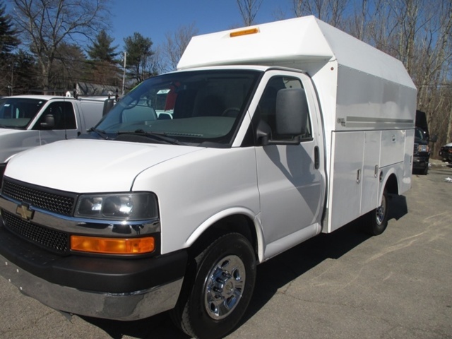 2010 Chevrolet Express Cutaway  Cab Chassis