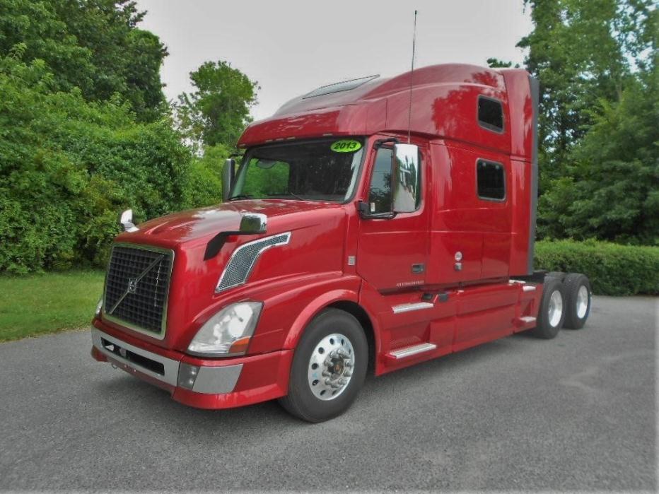 2013 Volvo Vnl64t780  Conventional - Sleeper Truck