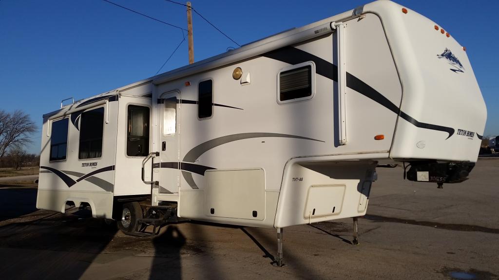 2005 Teton Homes Experience 36' LARAMIE