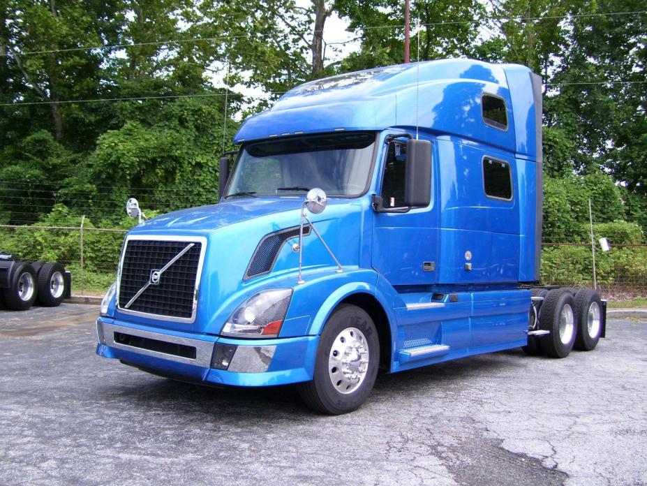 2012 Volvo Vnl  Conventional - Sleeper Truck