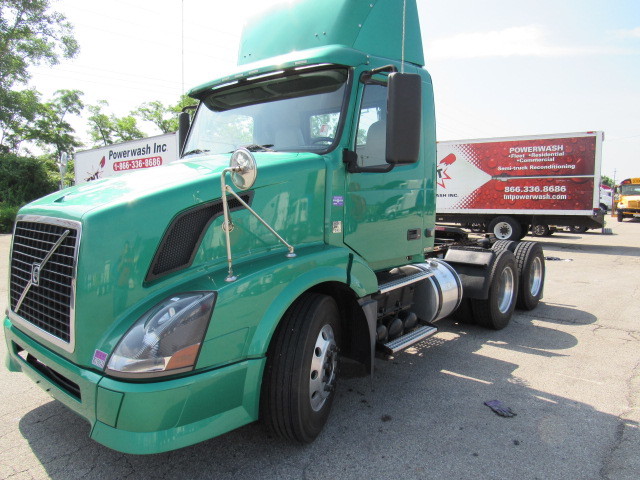 2008 Volvo Vnl300  Conventional - Day Cab