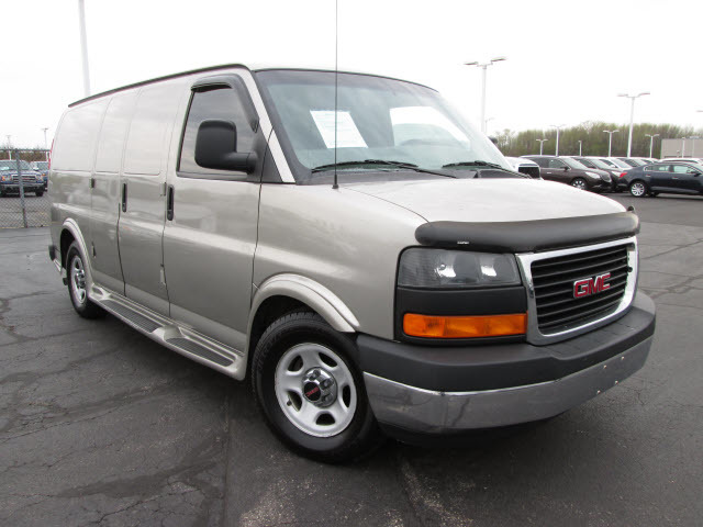 2003 Gmc Savana Cargo  Van