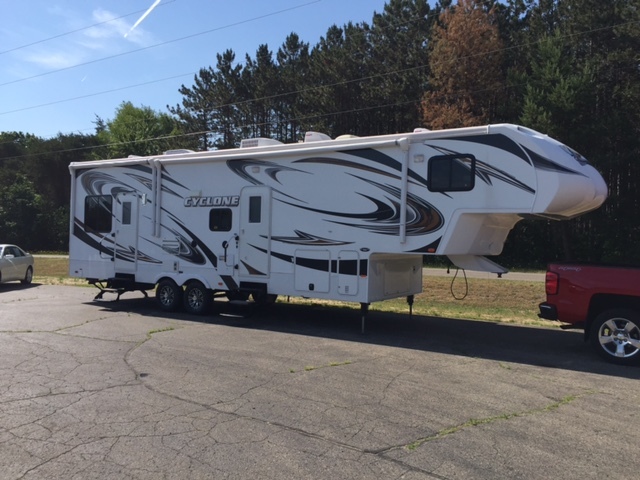 2013 Heartland Cyclone 300C