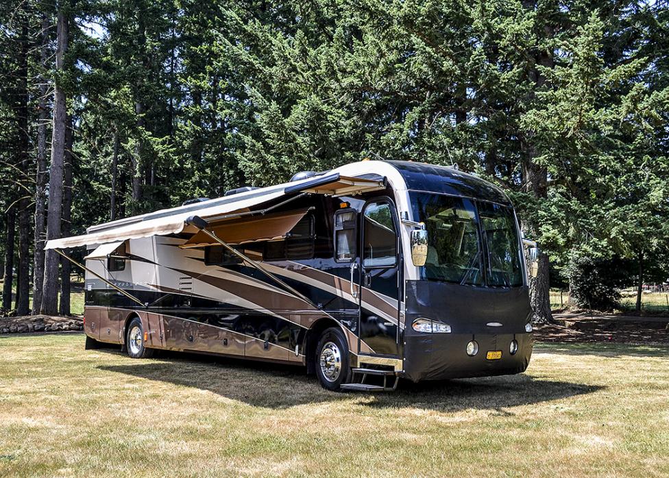 2004 Fleetwood Revolution 40C