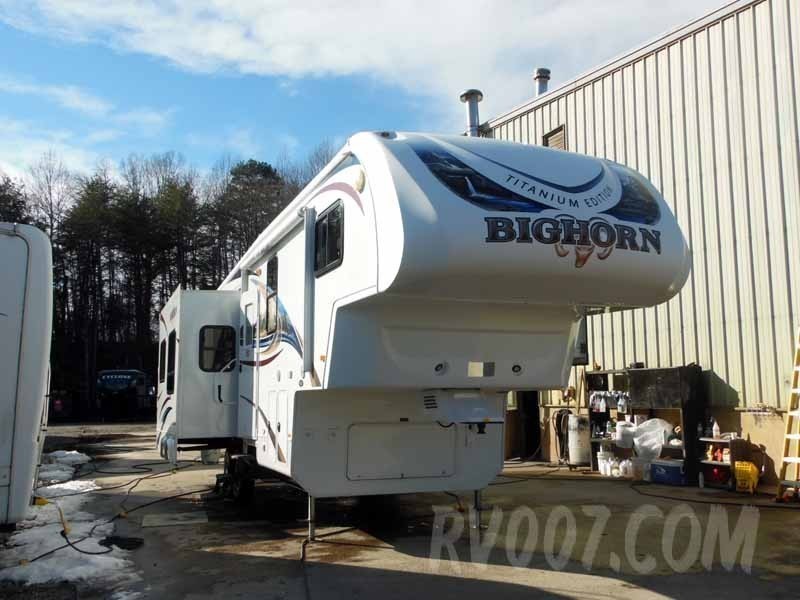 2011 Heartland Bighorn TI32