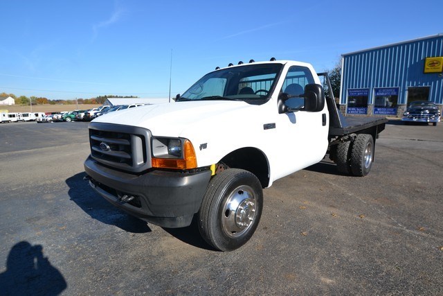 2001 Ford F-450  Flatbed Truck