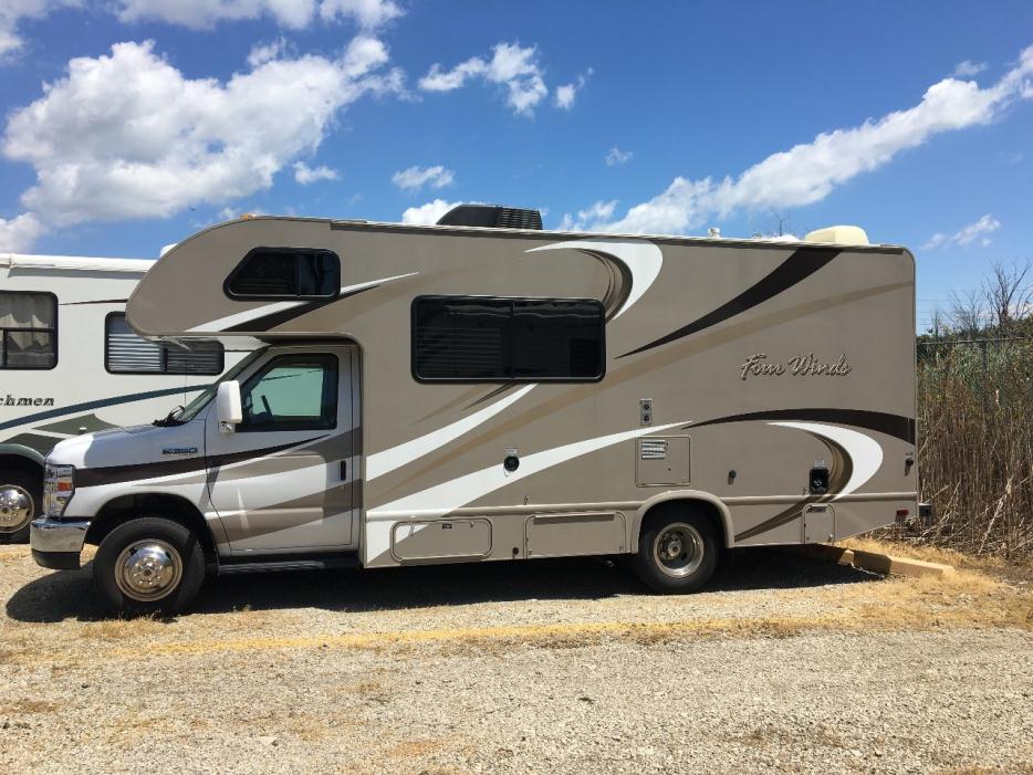 2015 Thor Motor Coach Four Winds 22E