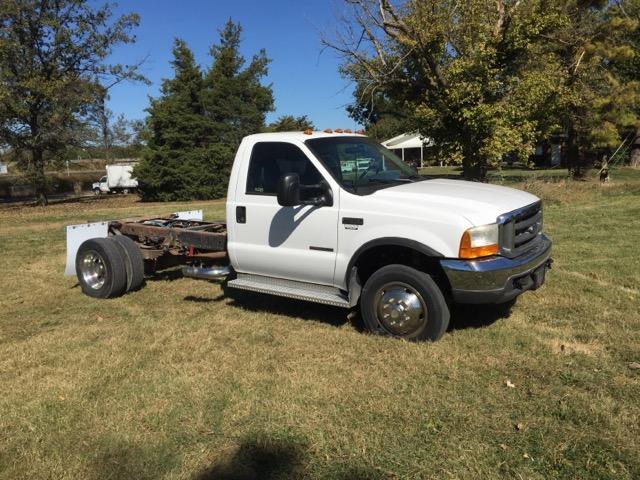 2000 Ford F-450  Flatbed Truck