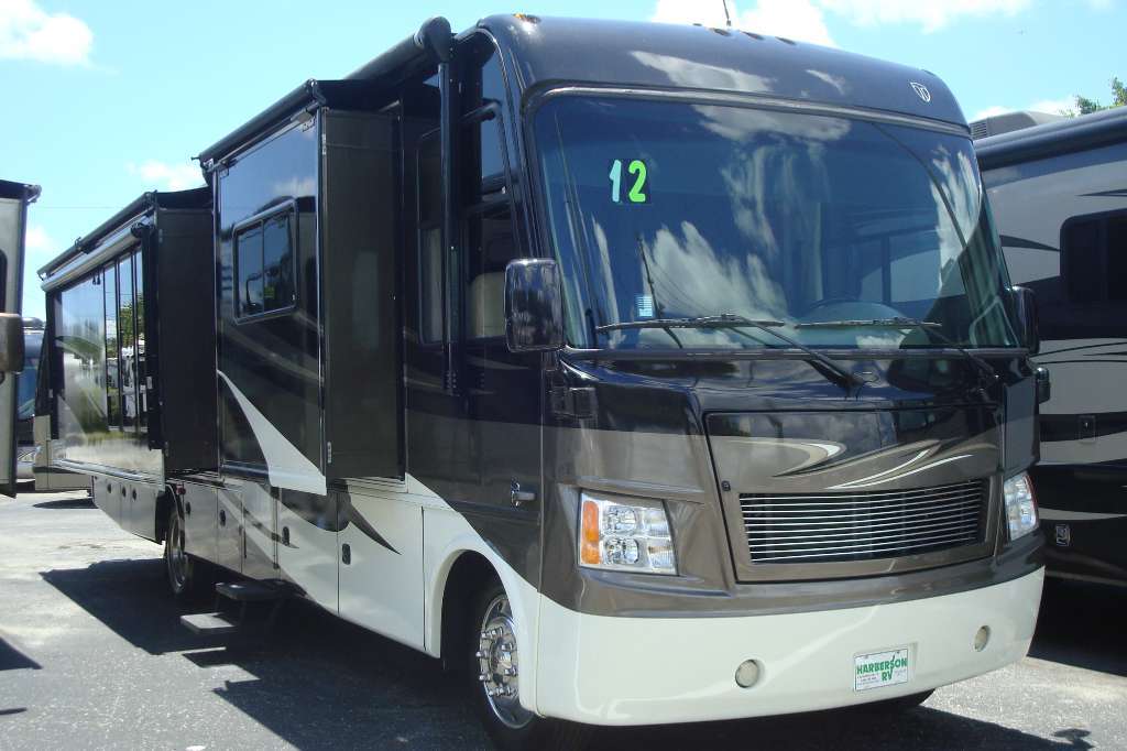 2013 Thor Motor Coach Challenger by Thor Motor Coach 37KT