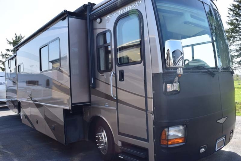 2005 Fleetwood Discovery 39S