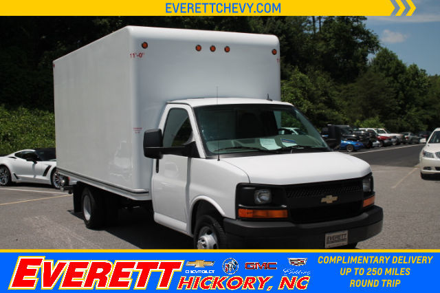 2014 Chevrolet Express Cutaway  Box Truck - Straight Truck