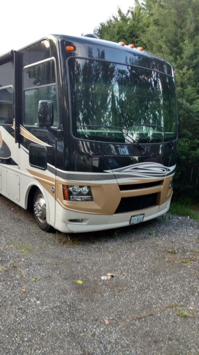 2013 Thor Motor Coach Windsport 33G