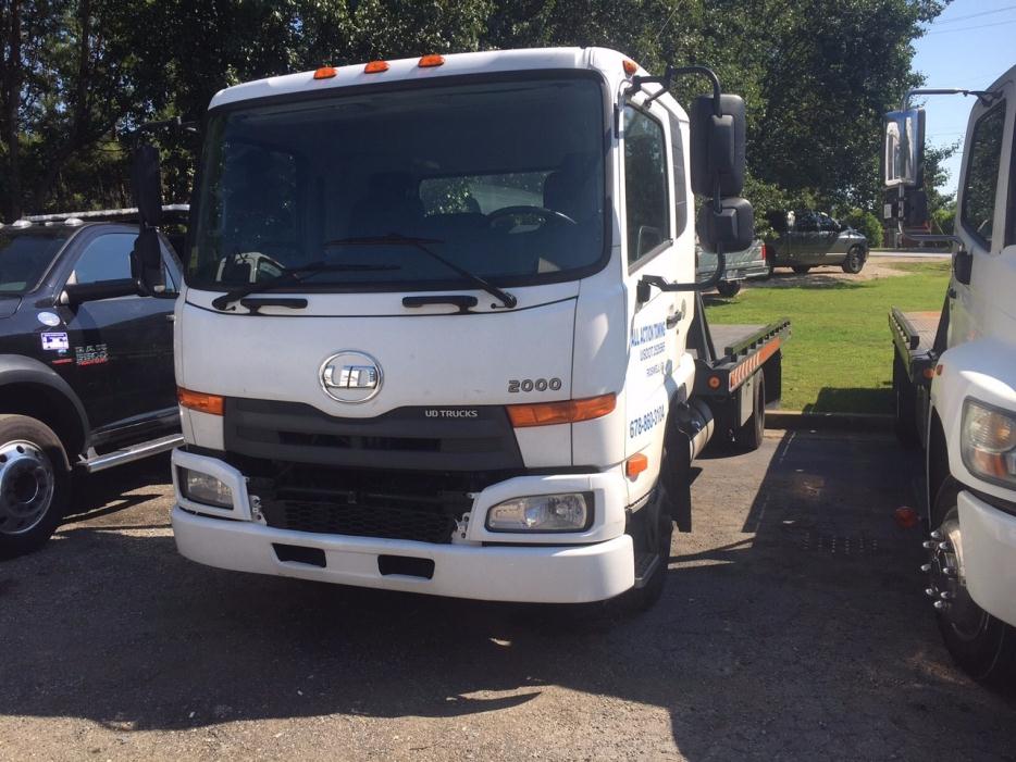 2012 Ud Trucks 2000  Car Carrier