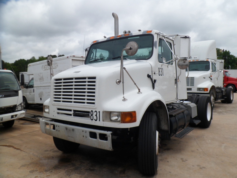 2001 International 8100  Conventional - Day Cab
