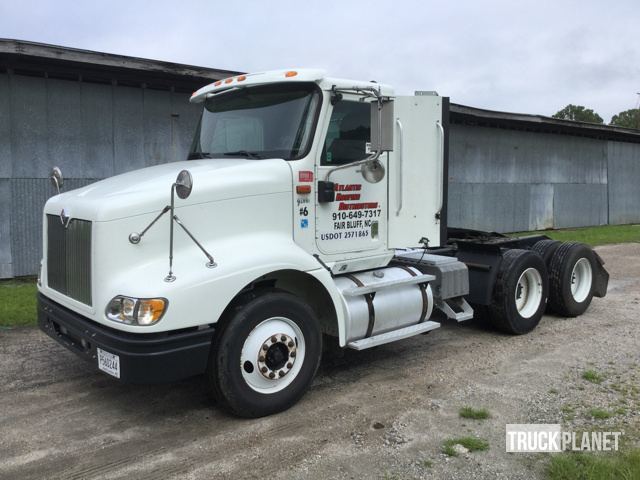 2003 International 9100i  Conventional - Day Cab