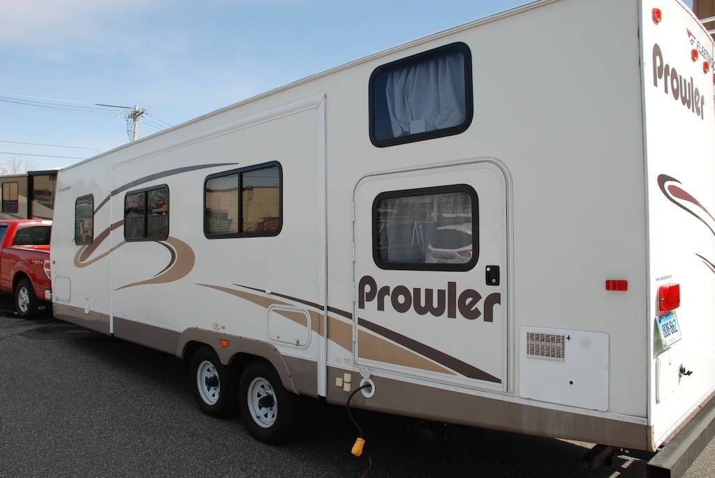 2005 Fleetwood Prowler 320DBHS