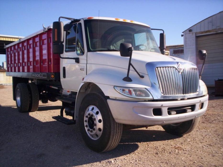 2007 International Durastar 4400  Farm Truck - Grain Truck