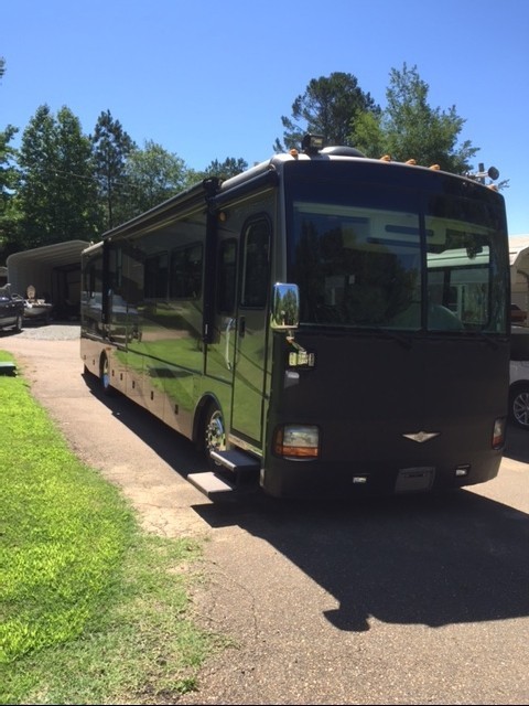 2005 Fleetwood Discovery 39