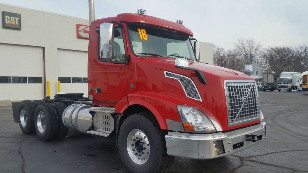 2016 Volvo Vnx  Conventional - Day Cab