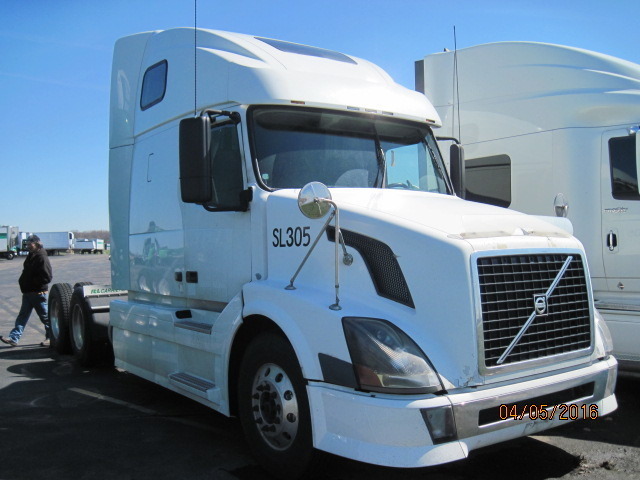 2008 Volvo Vnl  Conventional - Sleeper Truck