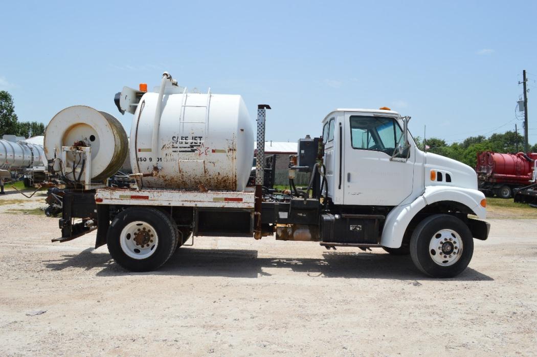 2000 Sterling L7500  Septic