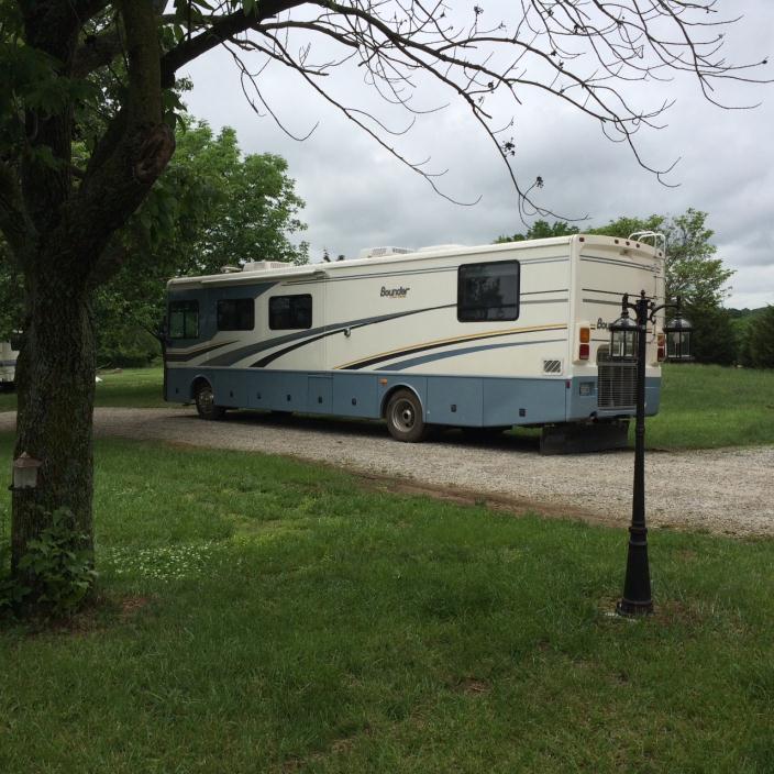 2004 Fleetwood Bounder 39Z