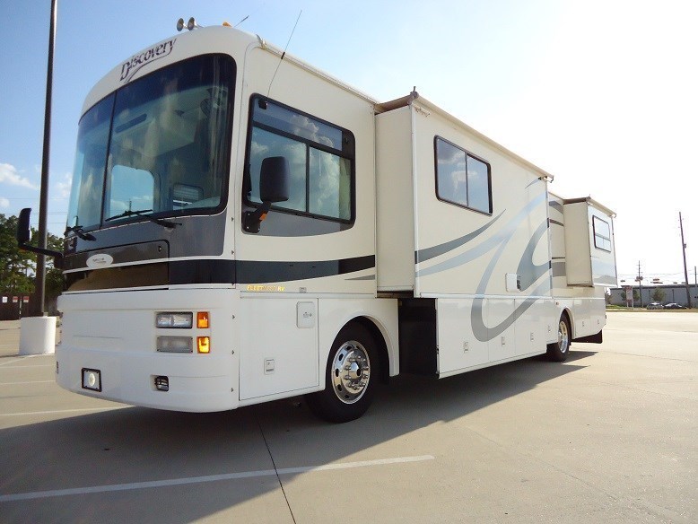 2001 Fleetwood Discovery 38